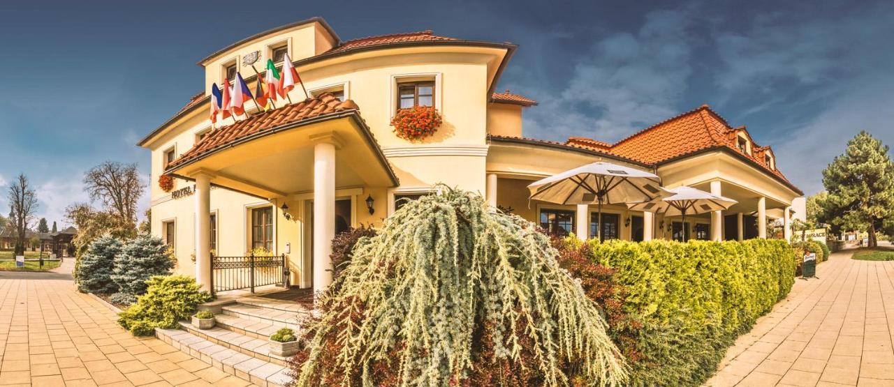 Hotel Buchlovice Zewnętrze zdjęcie